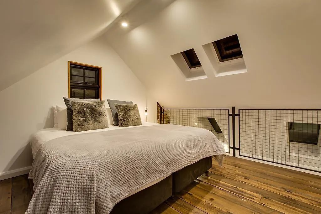 White Room Apartments Hobart